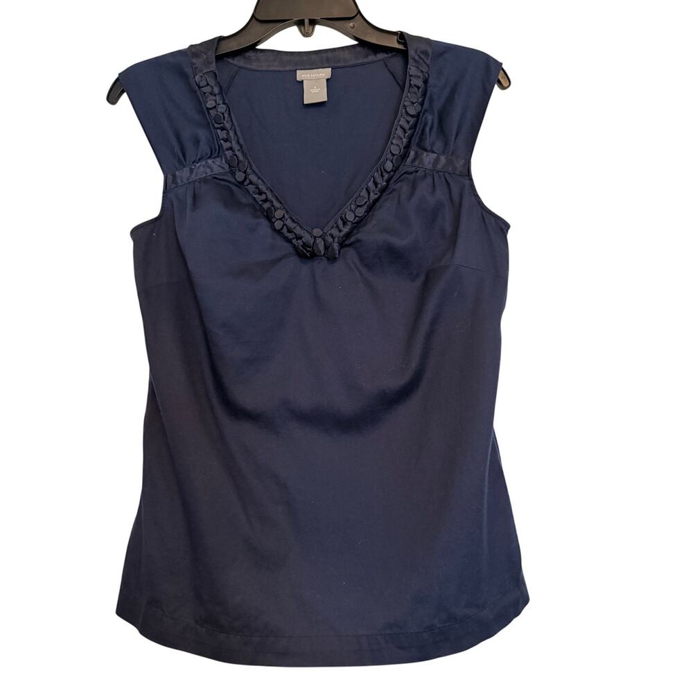 Ann Taylor Navy Blue Satin Floral Trim V Neck Sleeveless Top Women’s Size 2